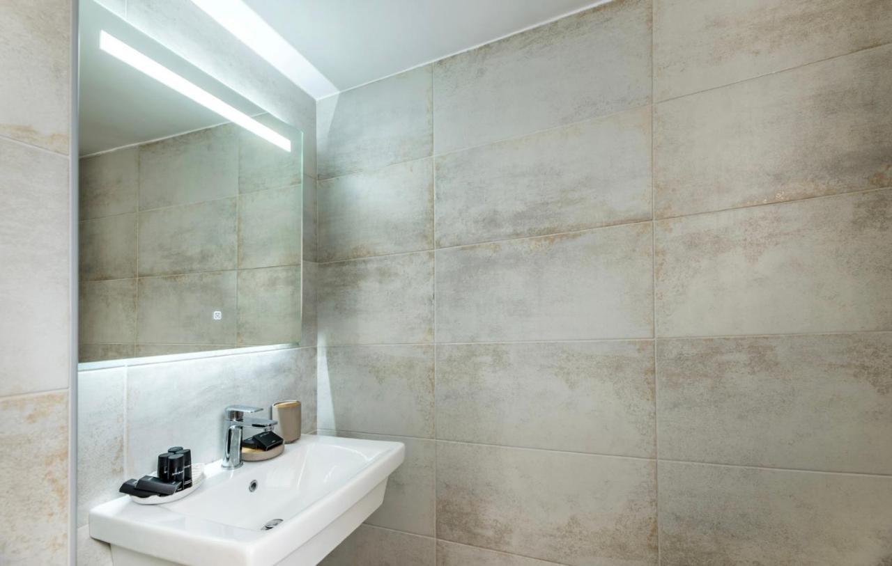 Eleusis Suites Α Екстериор снимка